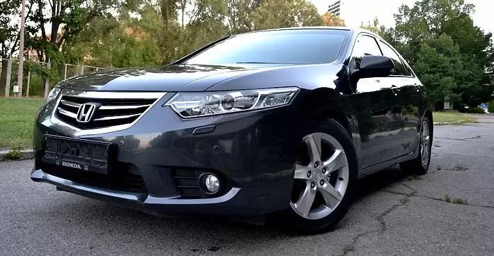 Аккорд 8 спереди