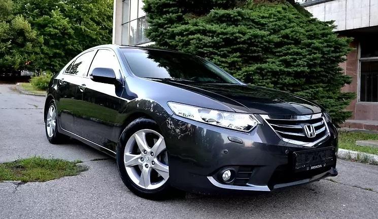 черный Аккорд 8