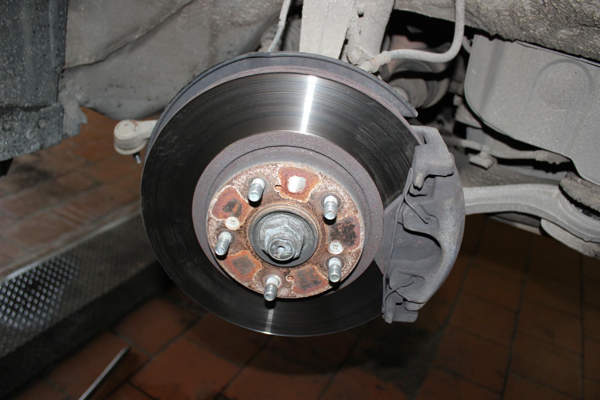 тормозной диск с суппортом