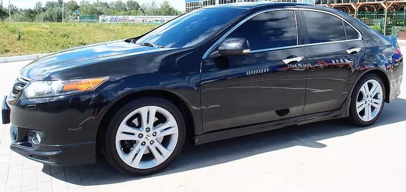 черный Аккорд 8