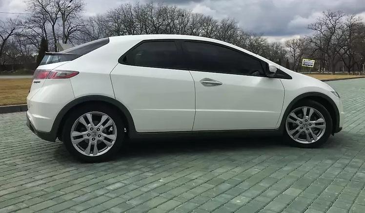 Цивик 5д сбоку