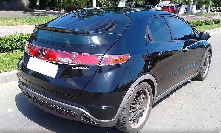 черный Цивик 5д