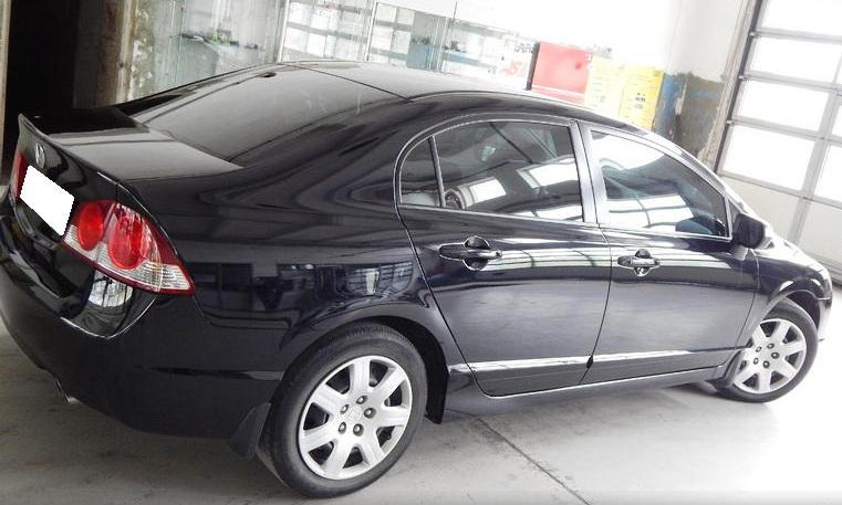 черный седан Цивик