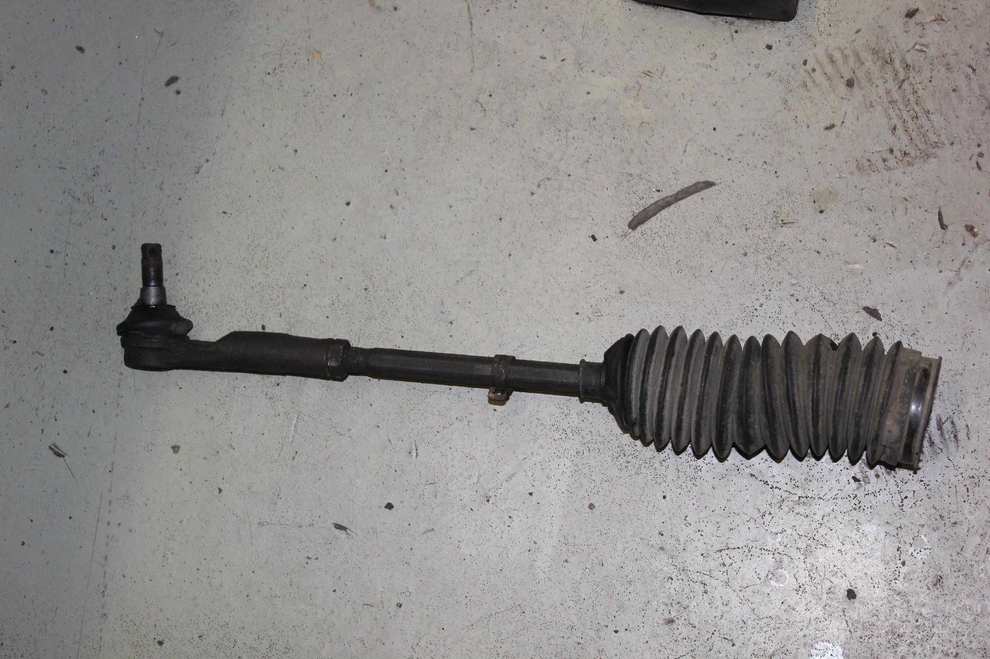 тяга с рулевым наконечником и пыльником