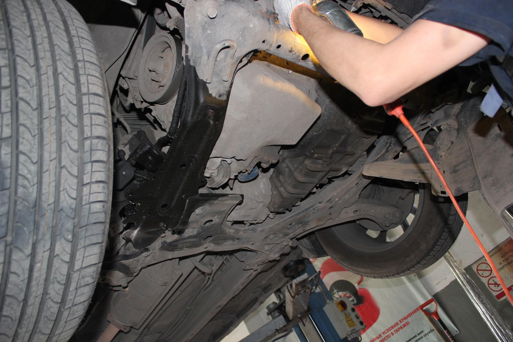 кроссовер Хонда снизу