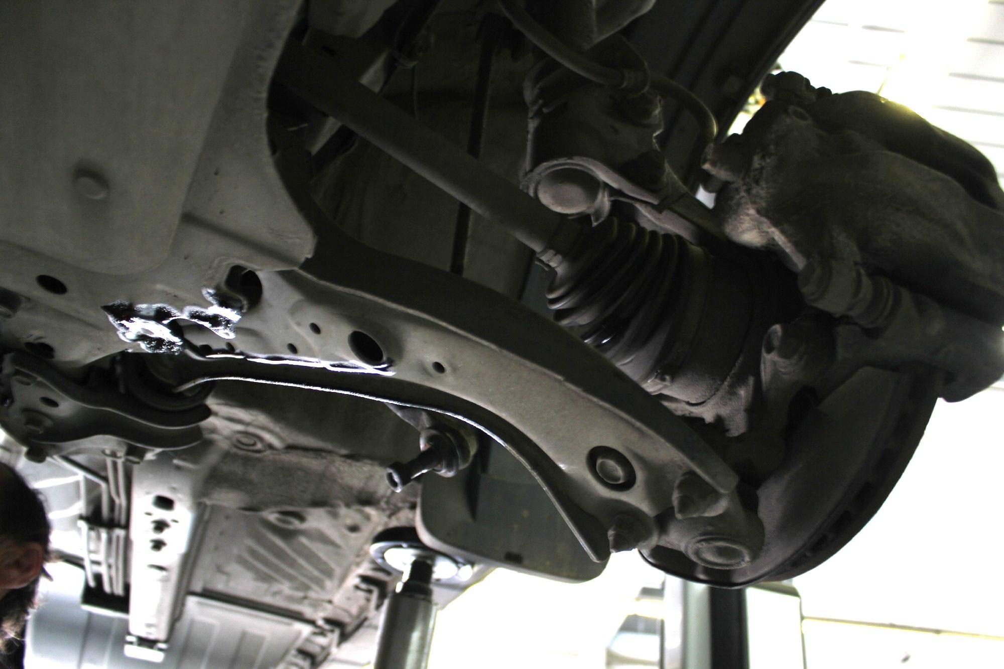 передняя подвеска на ЦР-В снизу