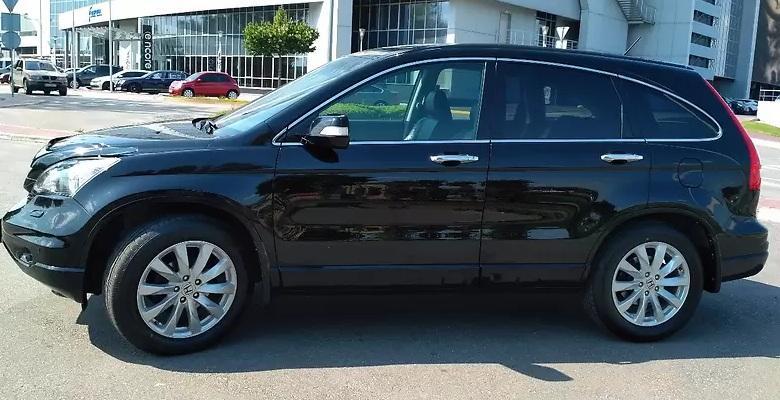 черный кроссовер Хонда