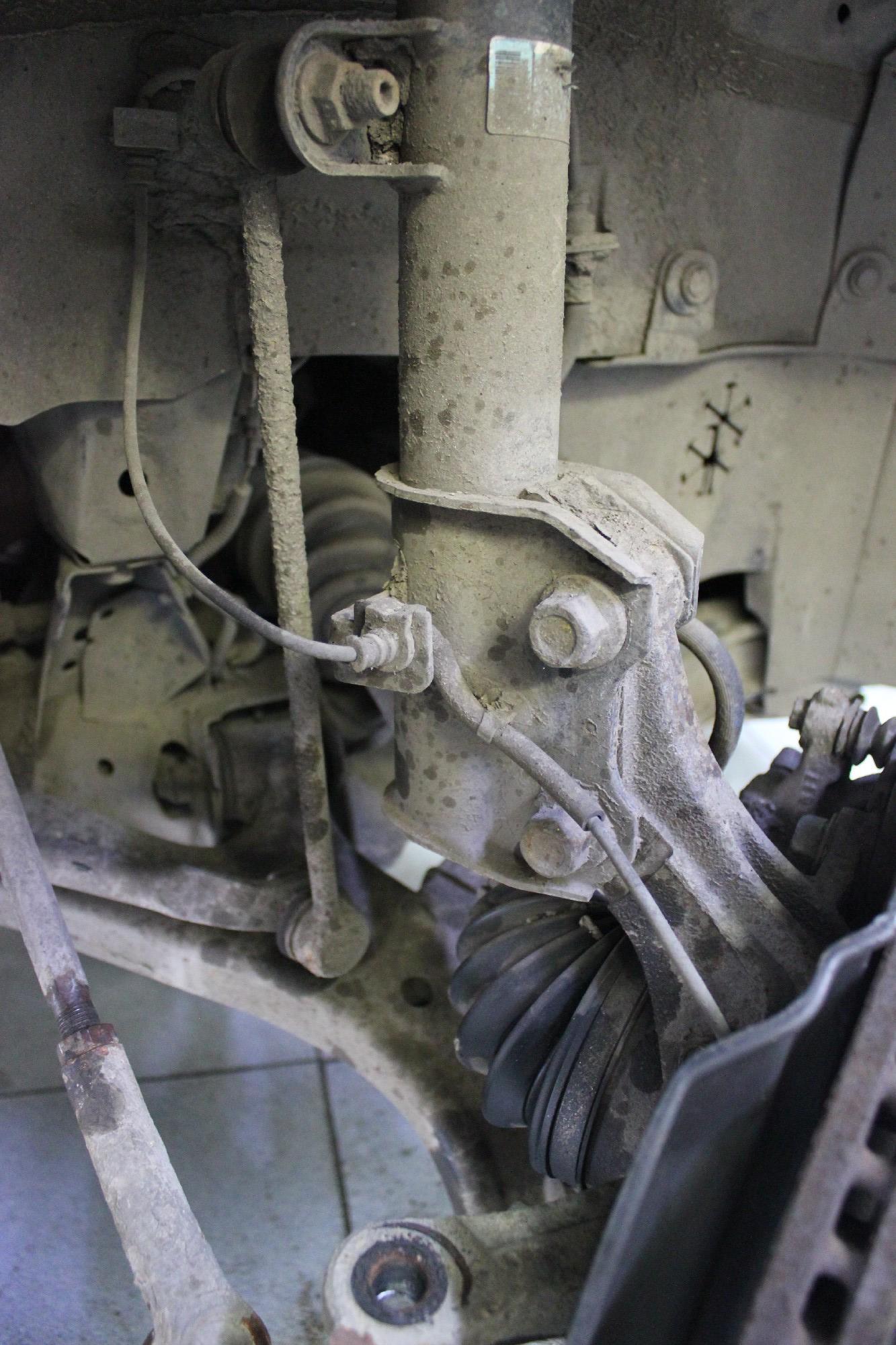 нижняя опора амортизатора