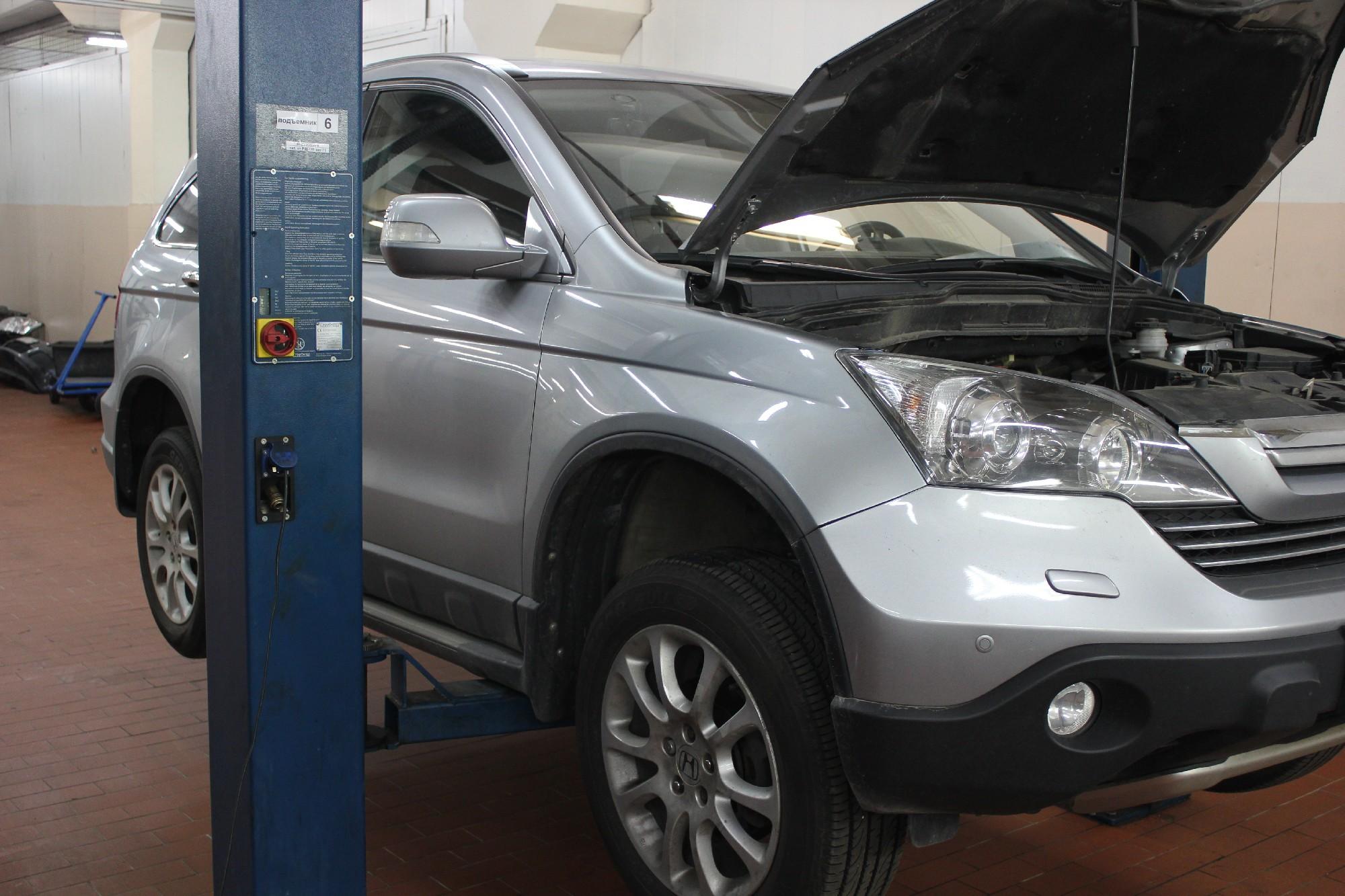 кроссовер Хонда на подъемнкие