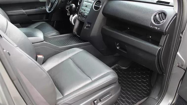 салон внедорожника Хонда