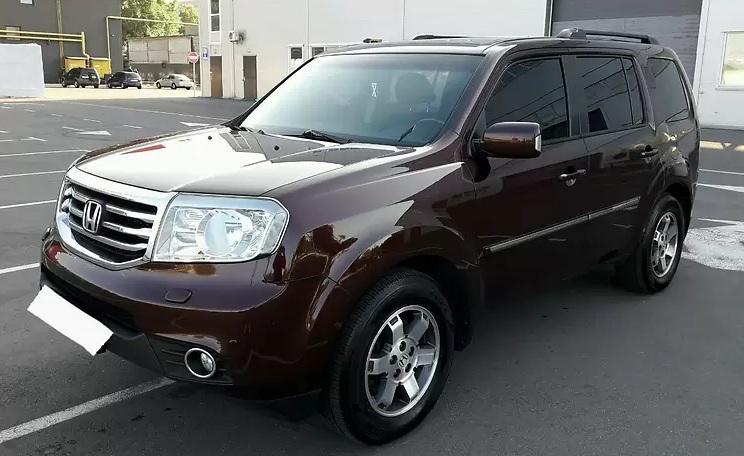 Хонда Пилот на улице