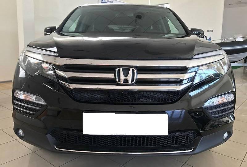 внедорожник Хонда спереди