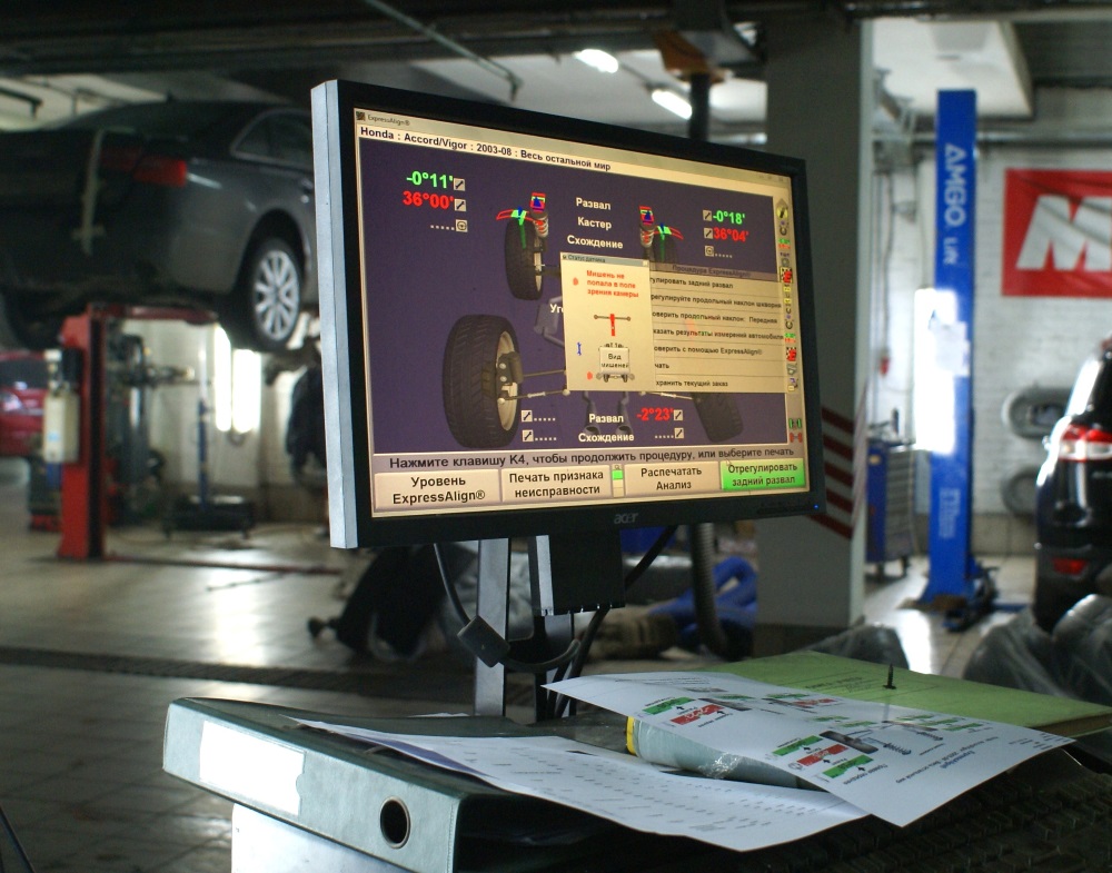 монитор стенда сход-развала