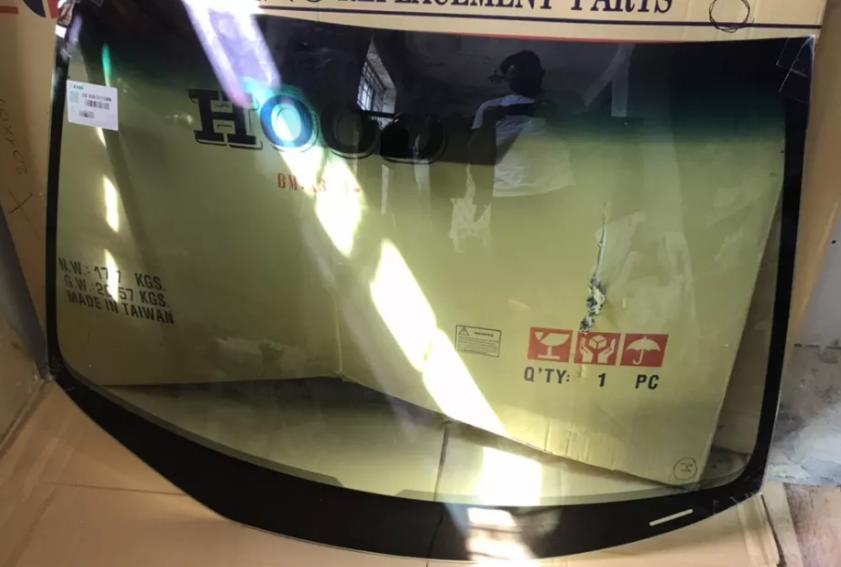 Лобовое стекло на Хонду Аккорд