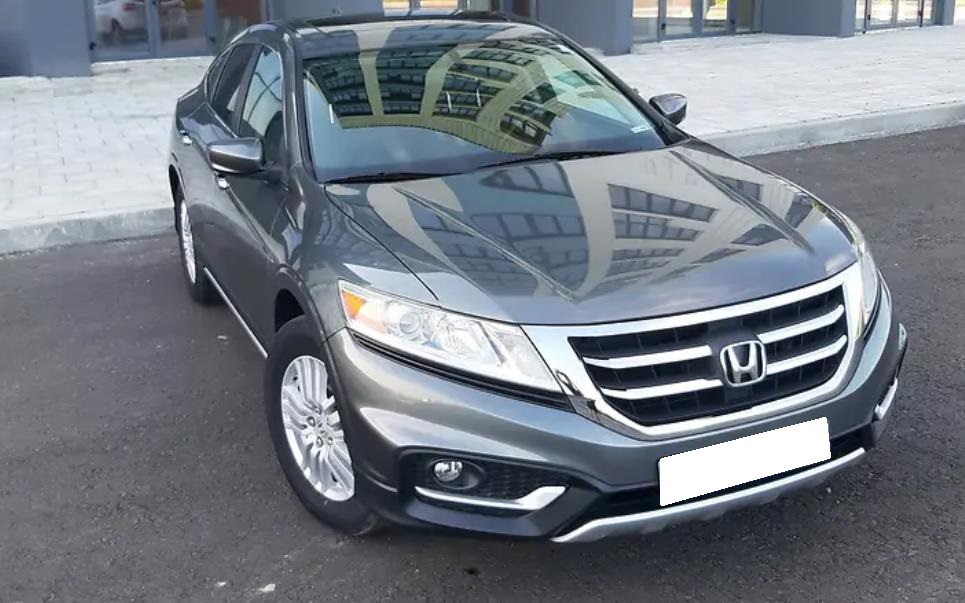 Хонда Кросстур в автосервисе