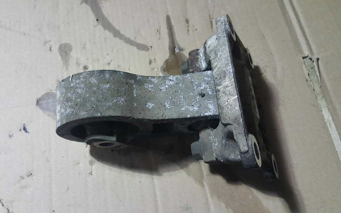 опора двигателя Хонда