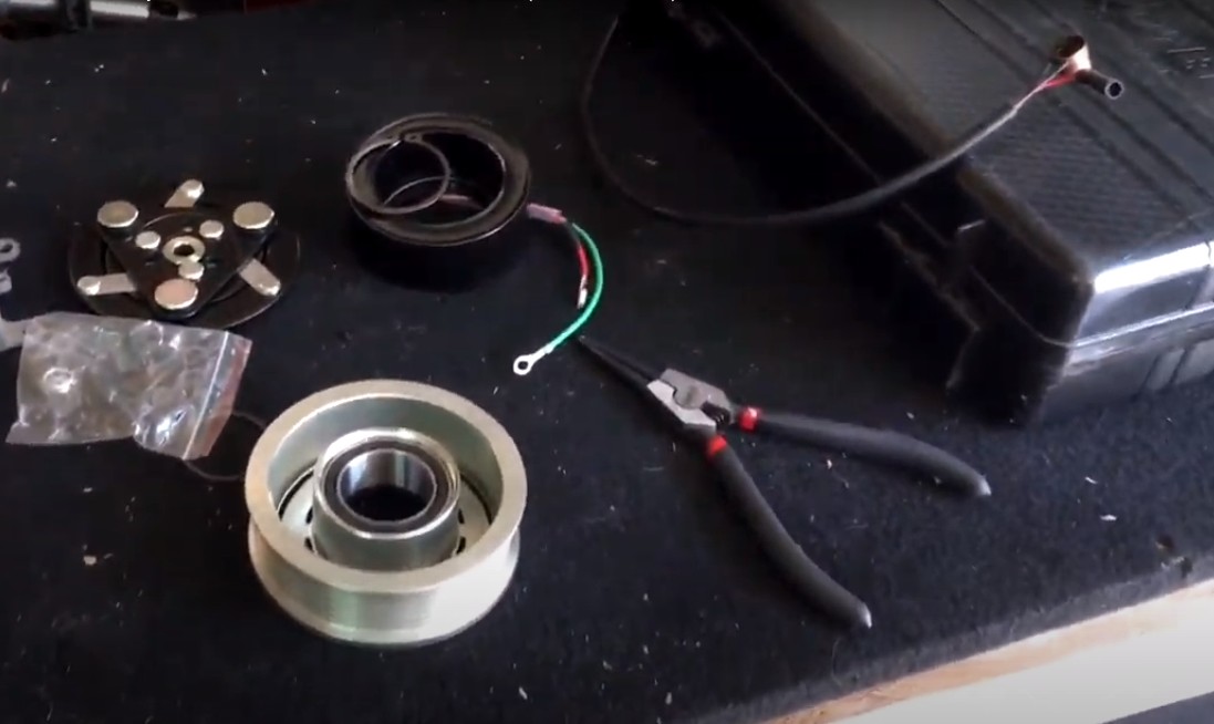 Замена муфты компрессора кондиционера Хонда Цивик 4Д