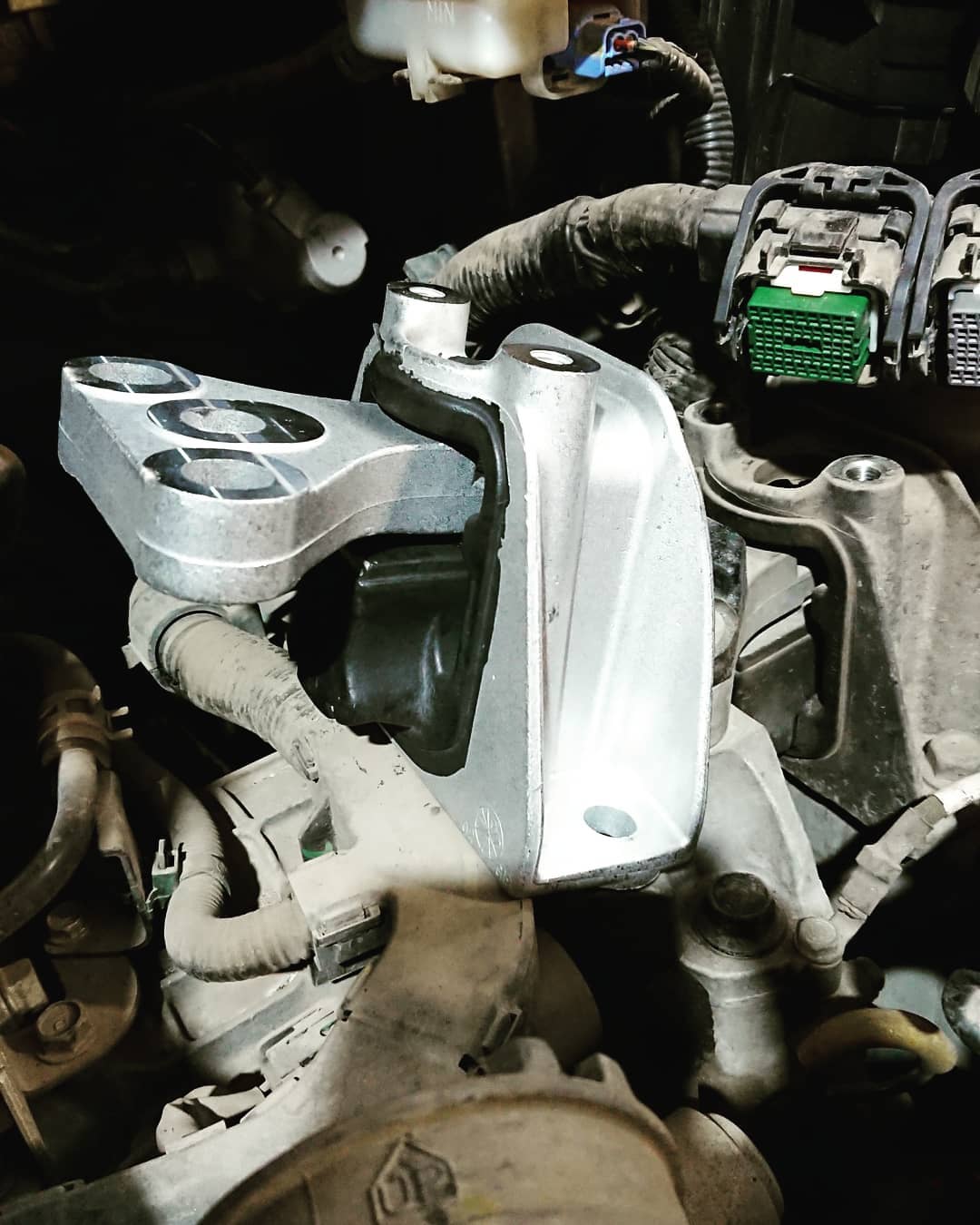 Замена подушки АКПП Хонда Цивик 4Д