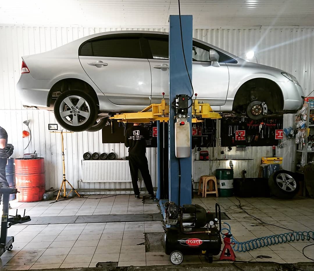 Хонда Цивик 4Д на СТО