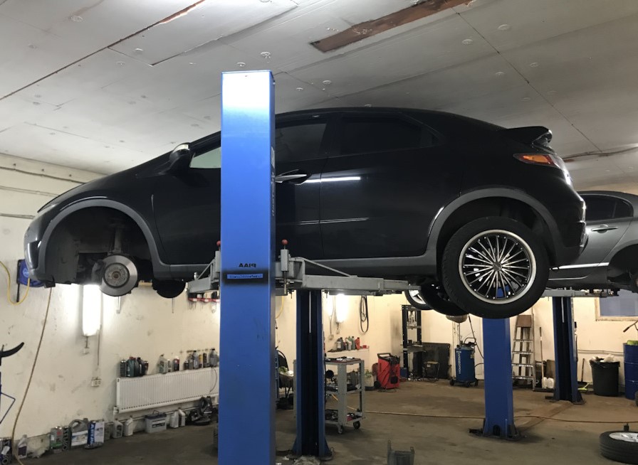 Хонда Цивик 5Д в автосервисе