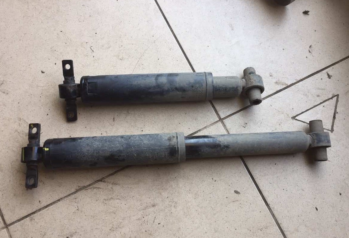 задние амортизаторы хонды Пилот