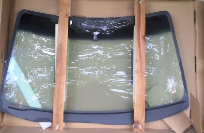 новое лобовое стекло Хонда Пилот