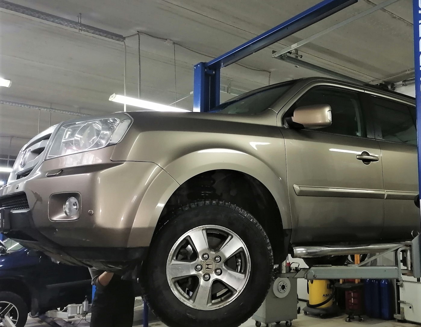 Хонда Пилот в автосервисе
