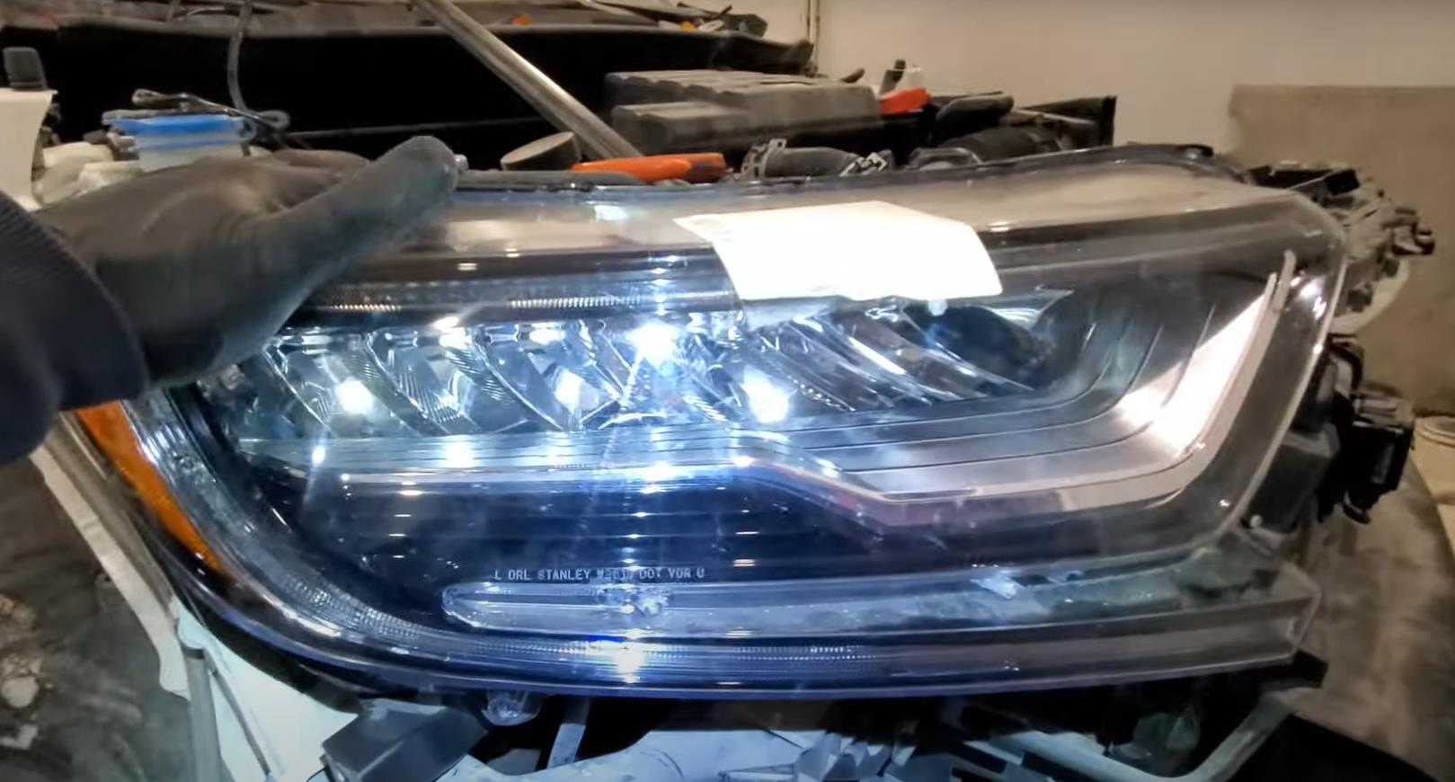 Установка фары Хонда СРВ