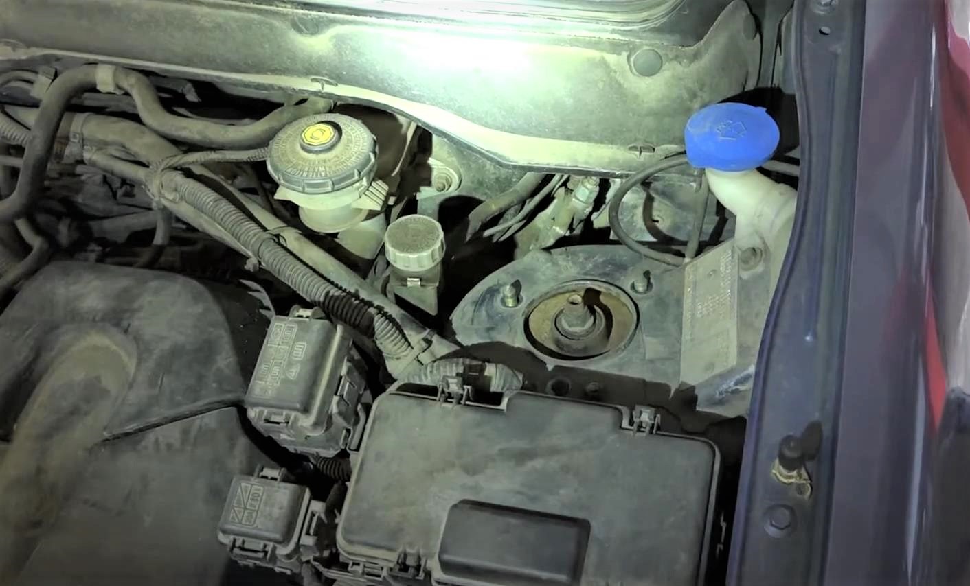 Демонтаж опоры Хонда