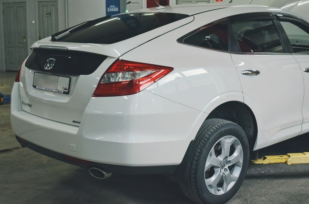 Хонда Кросстур на подъемнике