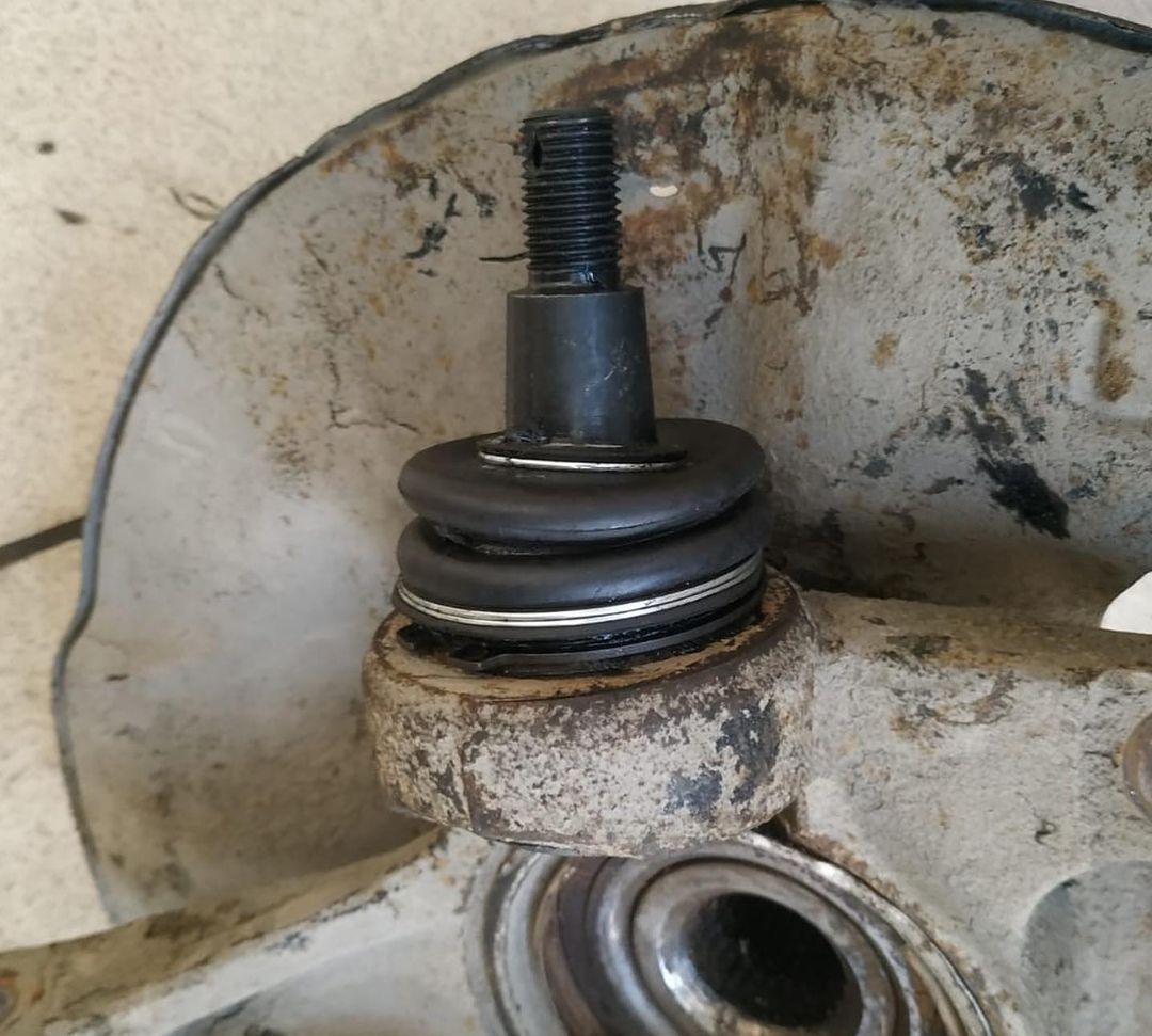 Замена шаровой опоры Хонда Кросстур