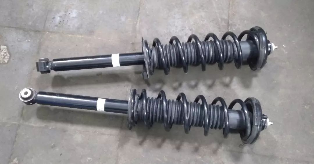 Комплект задних амортизаторов
