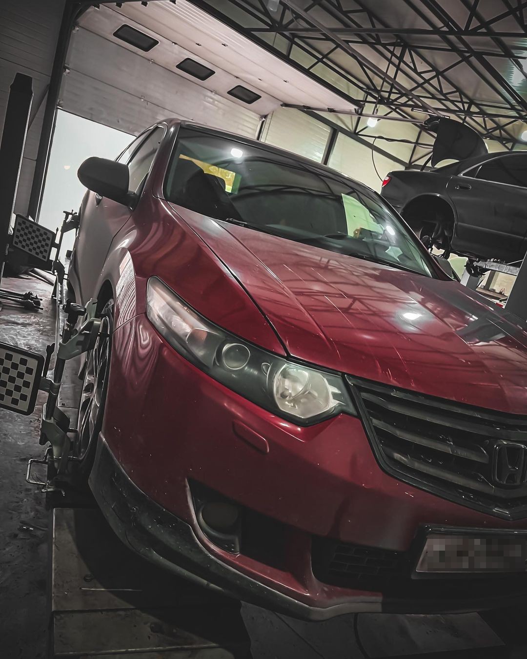 Хонда Аккорд в автосервисе