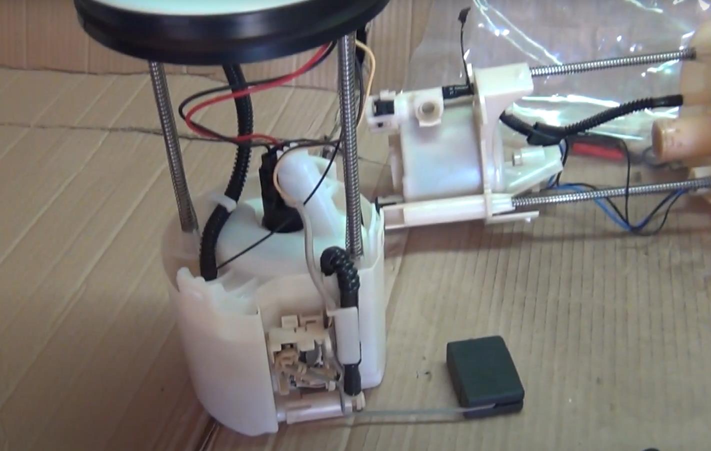 Замена датчика уровня топлива Хонда Цивик 4Д