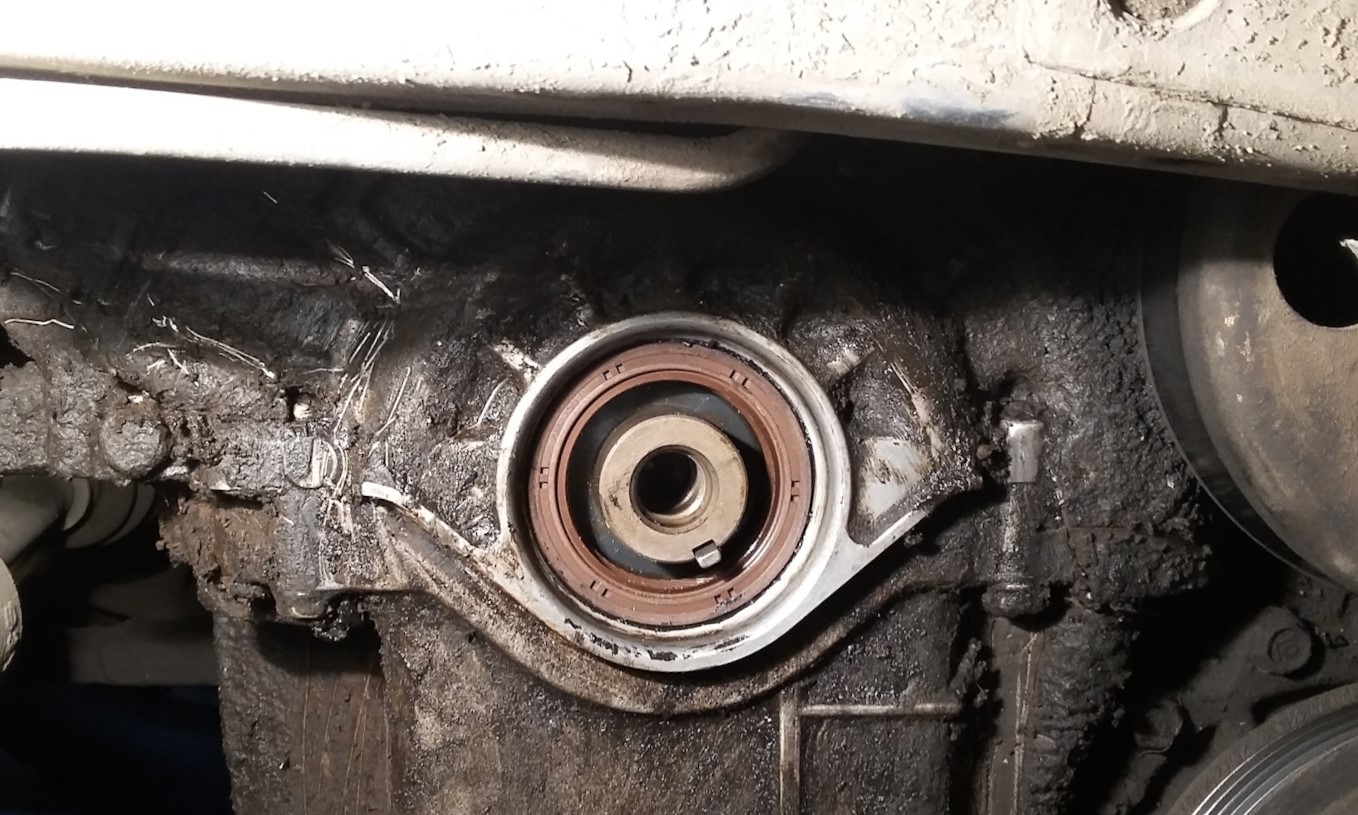 Замена переднего сальника коленвала Хонда Фит