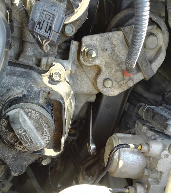 Доступ к ремню генератора