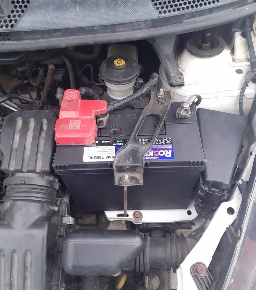 Замена аккумулятора Хонда Джаз