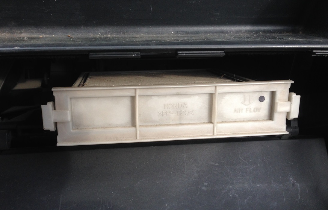 Замена салонного фильтра Хонда Джаз