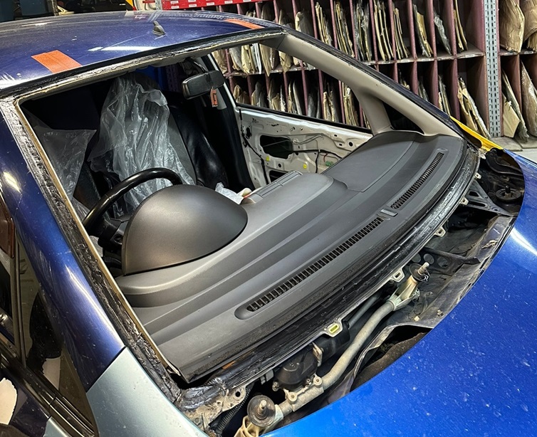 Замена лобового стекла Хонда Фит