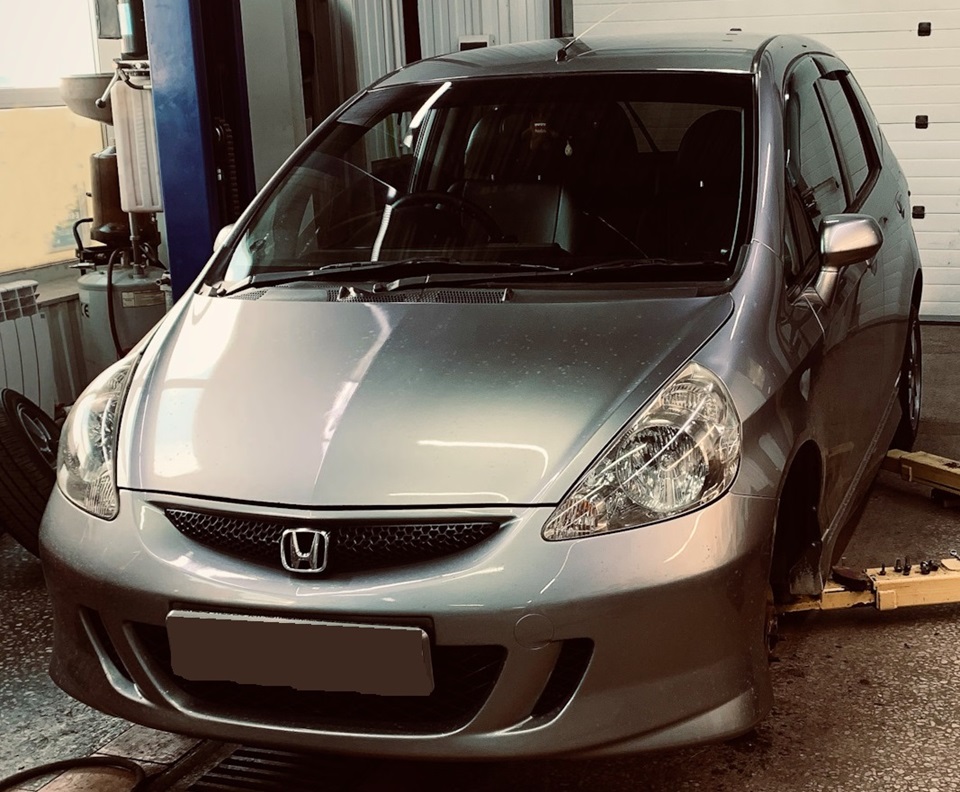 Хонда Фит готовится к замене стартера