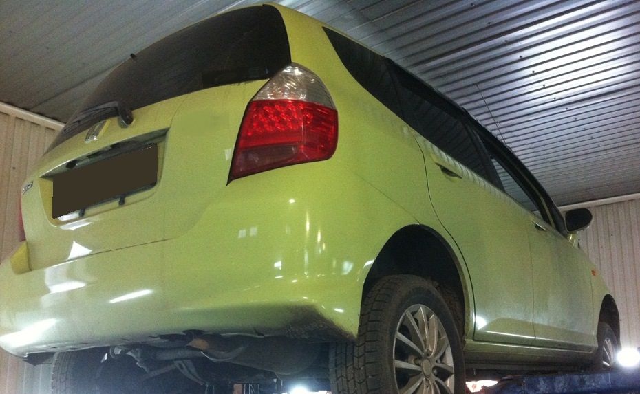 Хонда Джаз в процессе замены сцепления