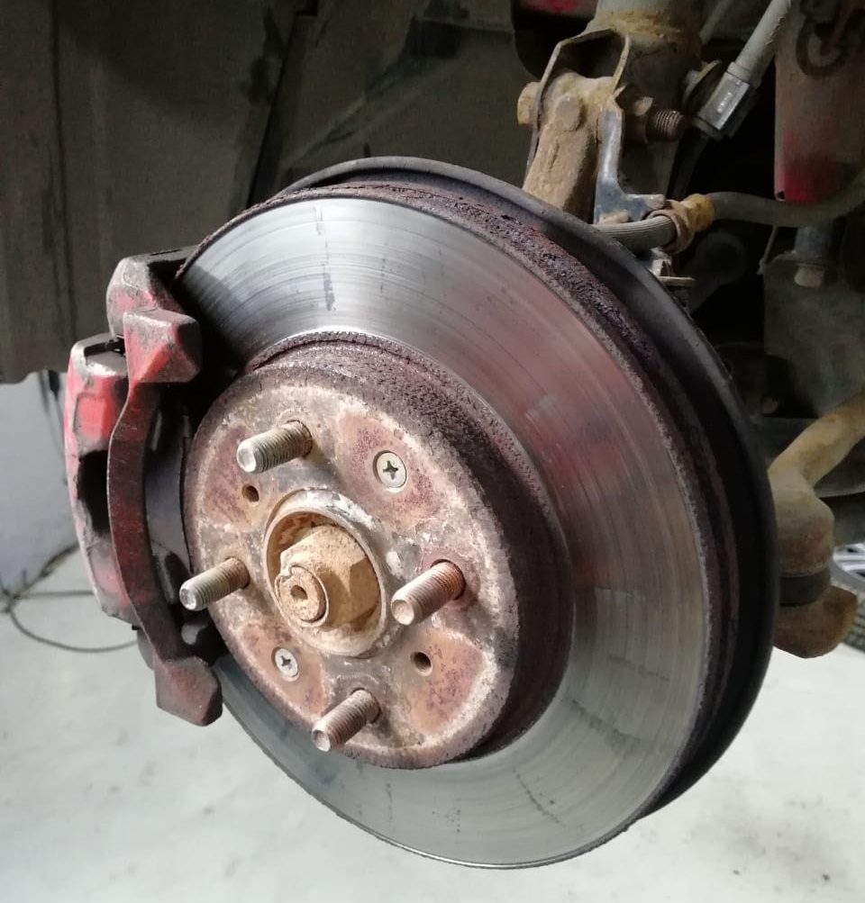 Замена тормозных дисков Хонда Джаз