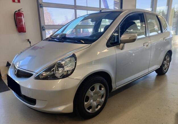 Хонда Джаз в автотехцентре после замены цепи ГРМ