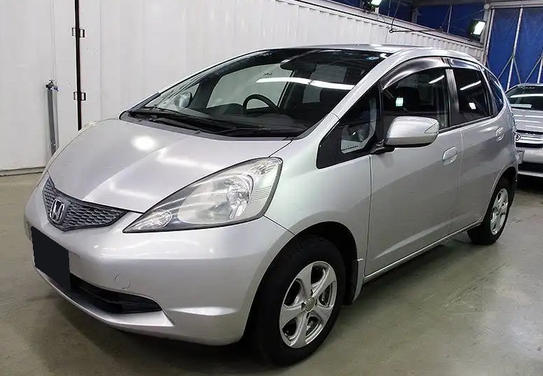 Хонда Джаз в автотехцентре после замены генератора