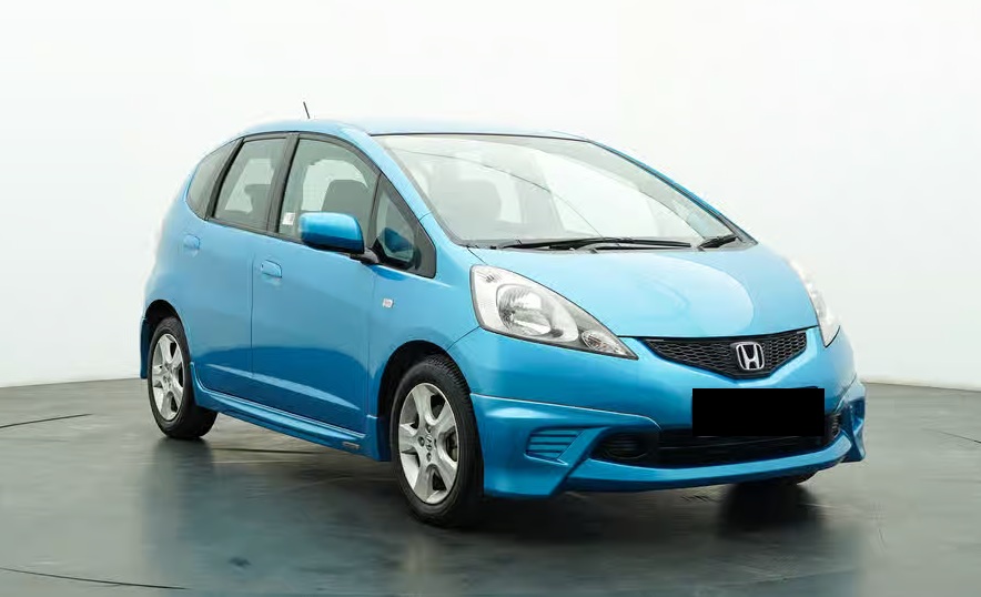 Хонда Джаз в автотехцентре после замены термостата