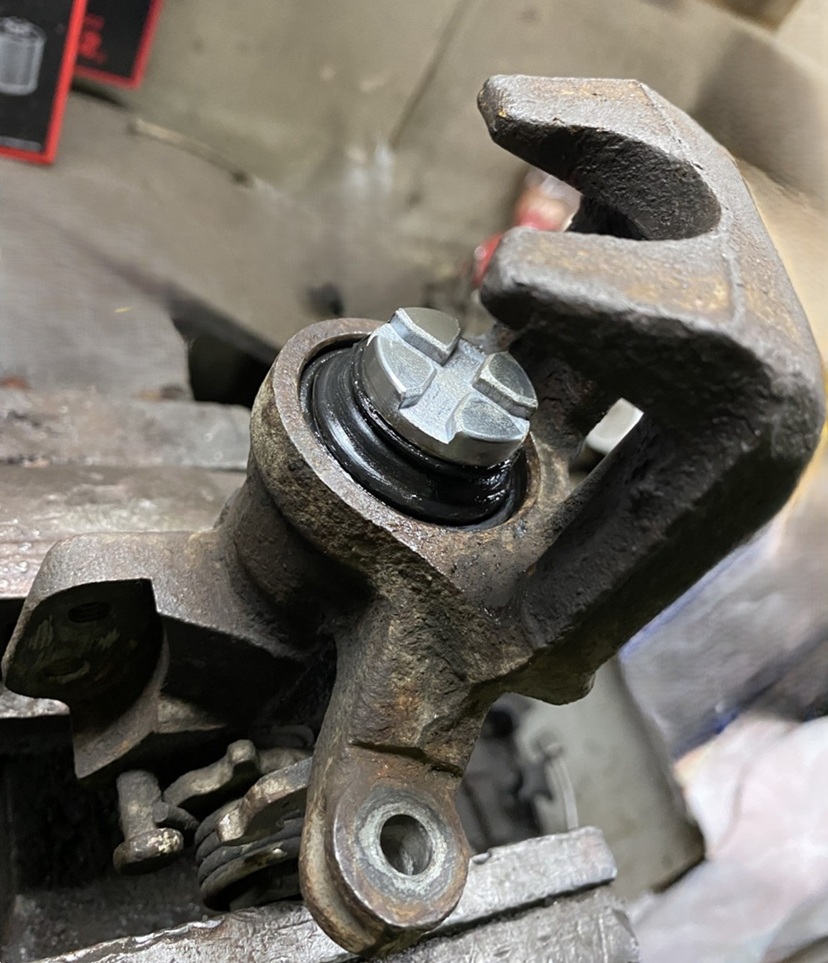 Ремонт суппорта Хонда Джаз