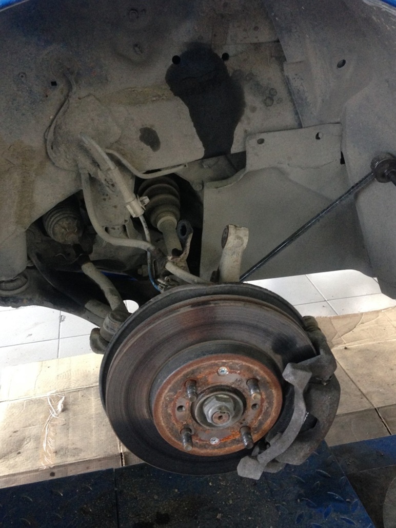 Замена амортизаторов Хонда Джаз