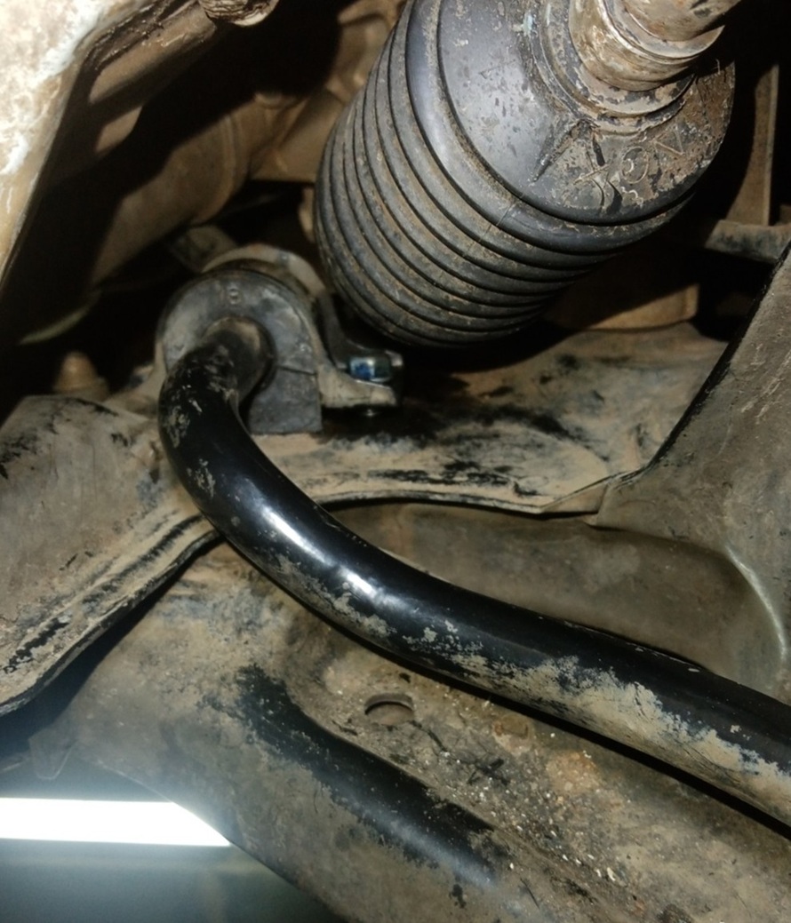 Замена втулок стабилизатора Хонда Джаз