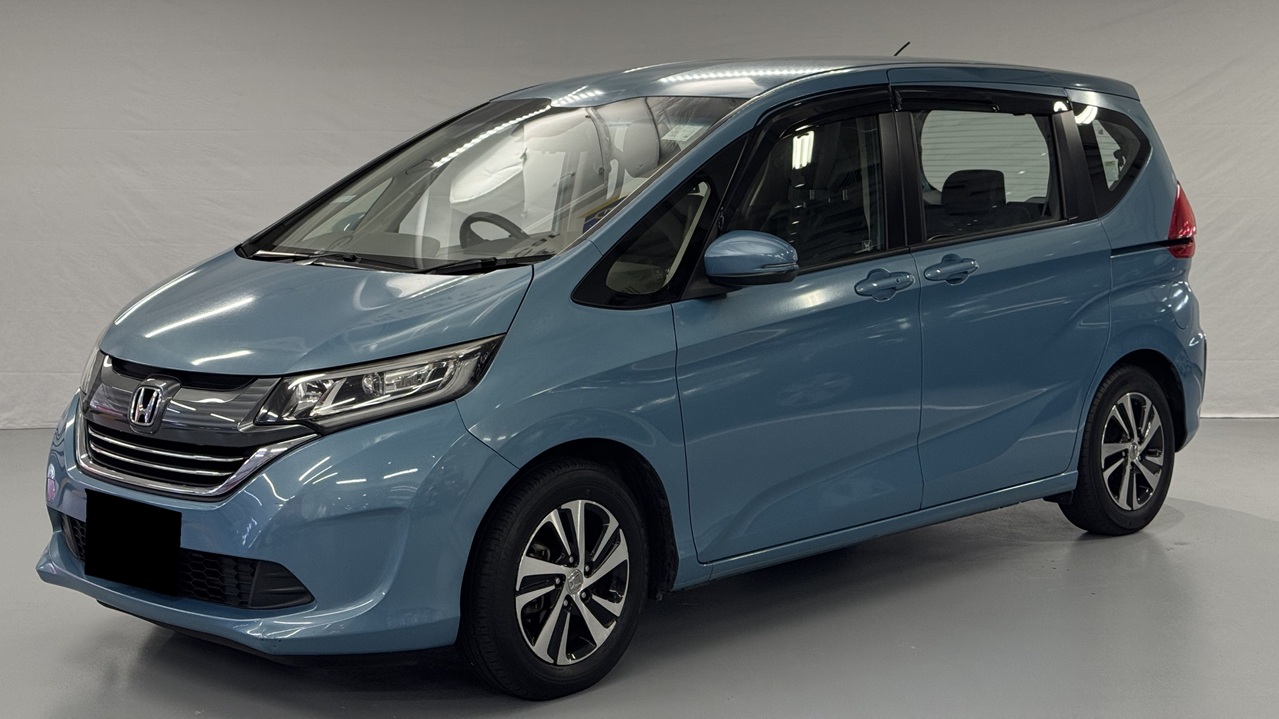 Хонда Фрид после замены радиатора кондиционера (конденсора) в автотехцентре