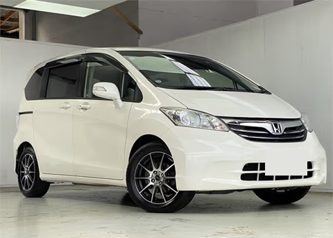 Хонда Фрид после замены фильтра салона в автотехцентре